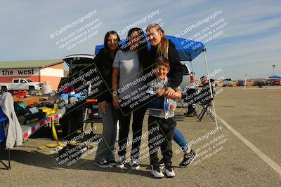 media/Nov-04-2023-Team Topak Racing (Sat) [[3ea126884b]]/Around the Pits/
